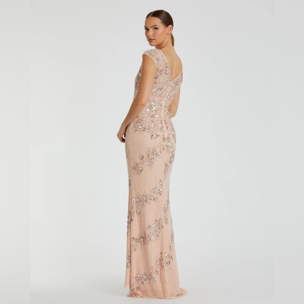 MAC DUGGAL
Pink Embellished Bateau Neck Cap Sleeve Floral Beaded Trumpet Gown - Picture 3 of 17